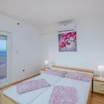 Awesome Apartment In Stara Baska 1 With Kitchen