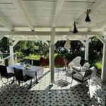 Robinson House Leticia