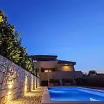 Villa Matea - Mlk150 By Interhome