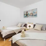 Pet Friendly Home In Porozina With Kitchen