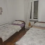 Spacious Apartment With Free Parking And Sea View