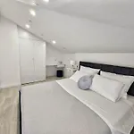 Sea Breeze - Center - Rooftop Terrace