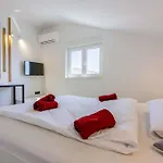Apartment In Crikvenica 41679