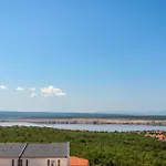 1 Bedroom Cozy Apartment In Jadranovo