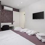 3 Bedroom Stunning Apartment In Malinska