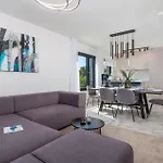 3 Bedroom Stunning Apartment In Malinska