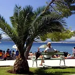 Wohnung In Crikvenica Mit Terrasse, Grill Und Garten