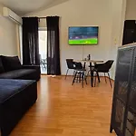 Tia, Studio Apartman