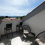Apartments Mirjana T.