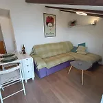 Fenix - Stunning View, Great Location & Free Parking