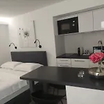 Apartments R&B