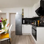 Apartment Gracia By El-Pi Tours