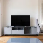 Nava-Apartment With Beutiful View And Garage Space