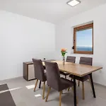 Ocean Blue Apartment - 50M To The Sea