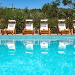 Foric Apartments With Outdoor Heated Pool