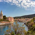 Charming Island Villa Alba - Happy Rentals