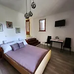 Secret Garden Studio Apartman