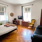 Retro Opatija Center Apartments