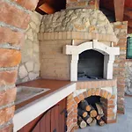 Vila S Bazenom Mavrinac