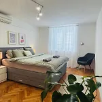 Julia Premium Apartment