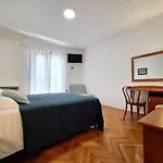 Apartment And Rooms Katunar