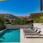 Pool Apartment Sapore Di Mare 4 - Happy Rentals