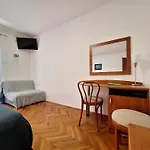 Apartment And Rooms Katunar