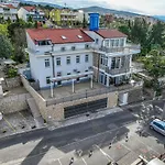 Villa Aurora