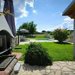 Villa Mikulica