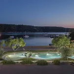 Seafront Apartments Tomi