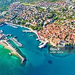 Luxury Semidetached Villa Smokva 1 - Near The Center And Sea - By Traveler Tourist Agency Krk