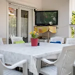 Fewo Daisy Mit Pool,Garten ,Grill ,Excellent Location Close To Rab