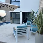 Aura Adriatica Onyx - Luxury Apartment, Private Pool, Sea View, Parking