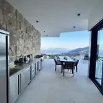 Villa Agapanthus