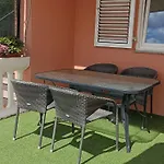 Apartment Radanovic-Beaches 5 Min Walking