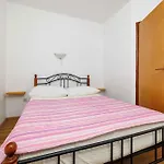 Apartments In Crikvenica 39180