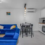 Gorgeous Home In Kukuljanovo With Kitchen