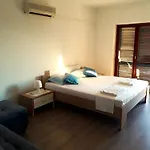 Large Cozy At Beach