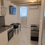 Apartment Rose Cres 4