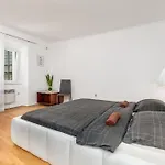 Apartman Mirrors