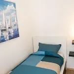 Sunny Bay Apartment