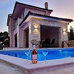 Luxury Villa Aramis