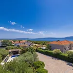Villa Haya With Heated Pool