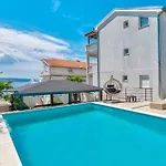 One-Bedroom Apartment In Crikvenica Liii