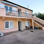Apartment Near The Beach Jadranka