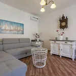 Nur 100 Meter Zum Sandstrand Mit Mediterranem Garten