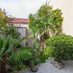 Nur 100 Meter Zum Sandstrand Mit Mediterranem Garten