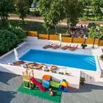 Holiday Home Trend