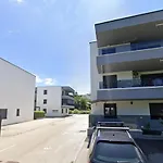 Nadina Apartments Njivice