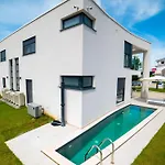 Villa Sarah